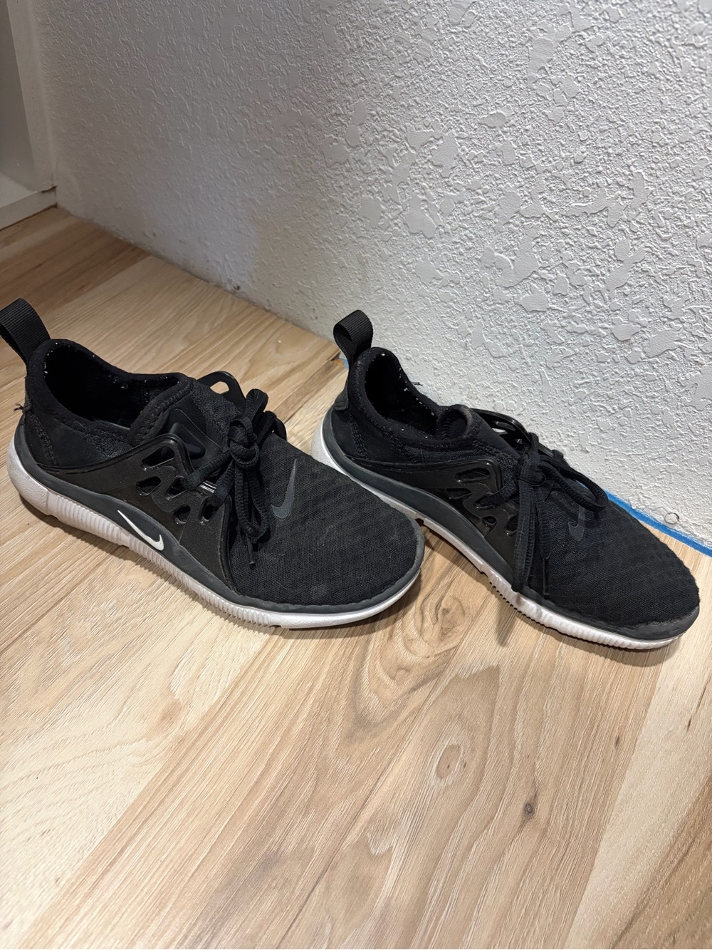 Nike Black Lightweight Athletic Sneakers